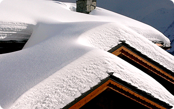 屋根の雪下ろしなどの雪かき業務